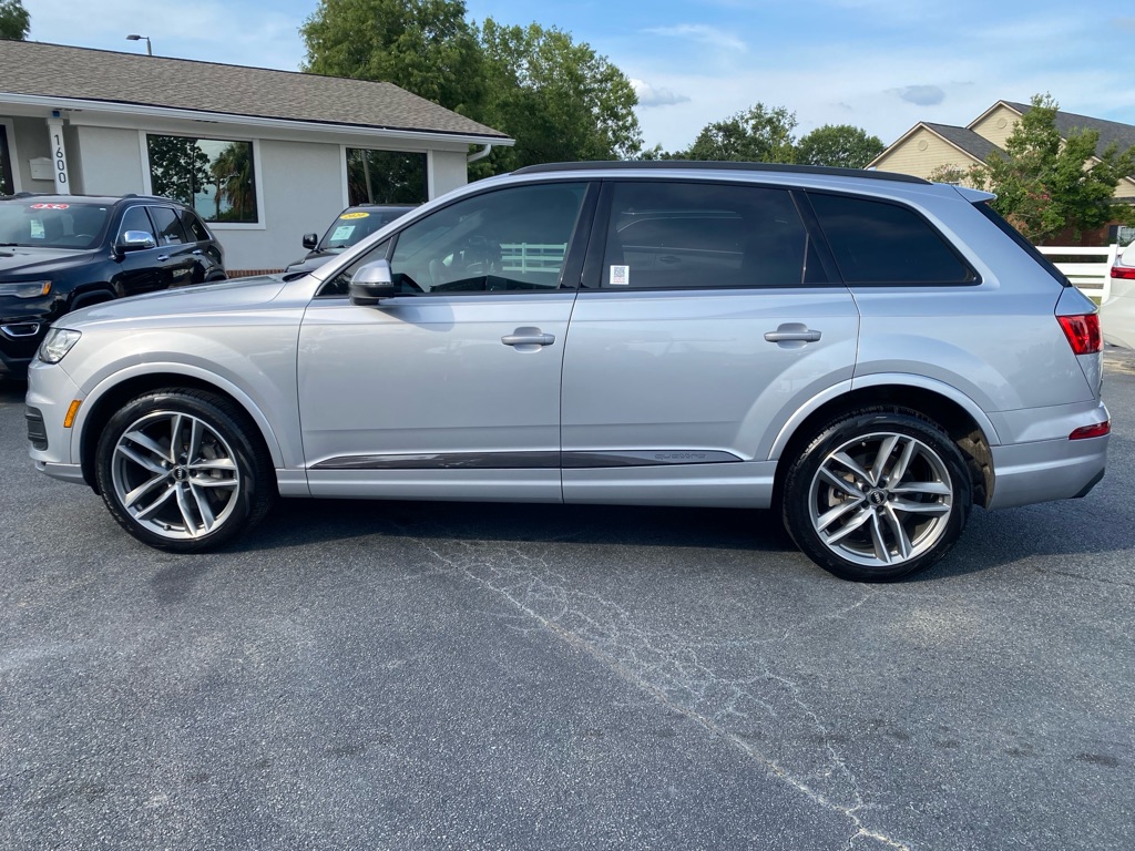 Photo 3 of this AUDI Q7