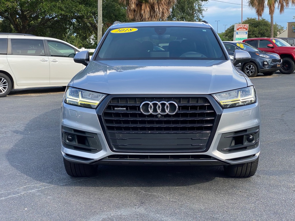 Photo 2 of this AUDI Q7