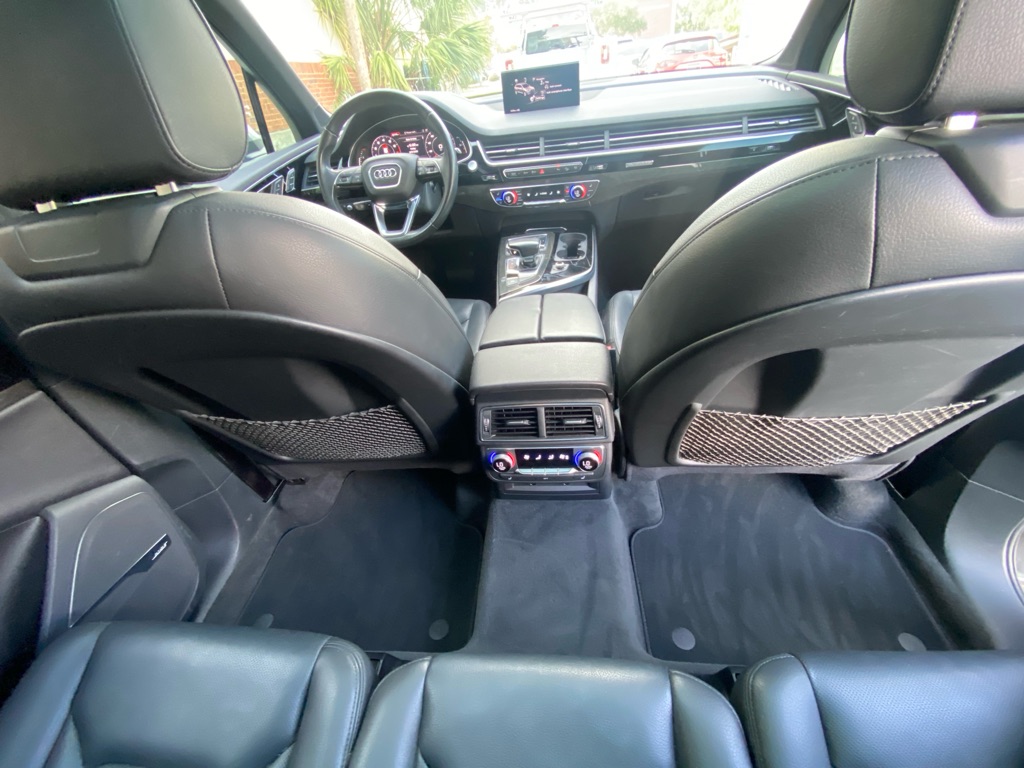 Photo 52 of this AUDI Q7