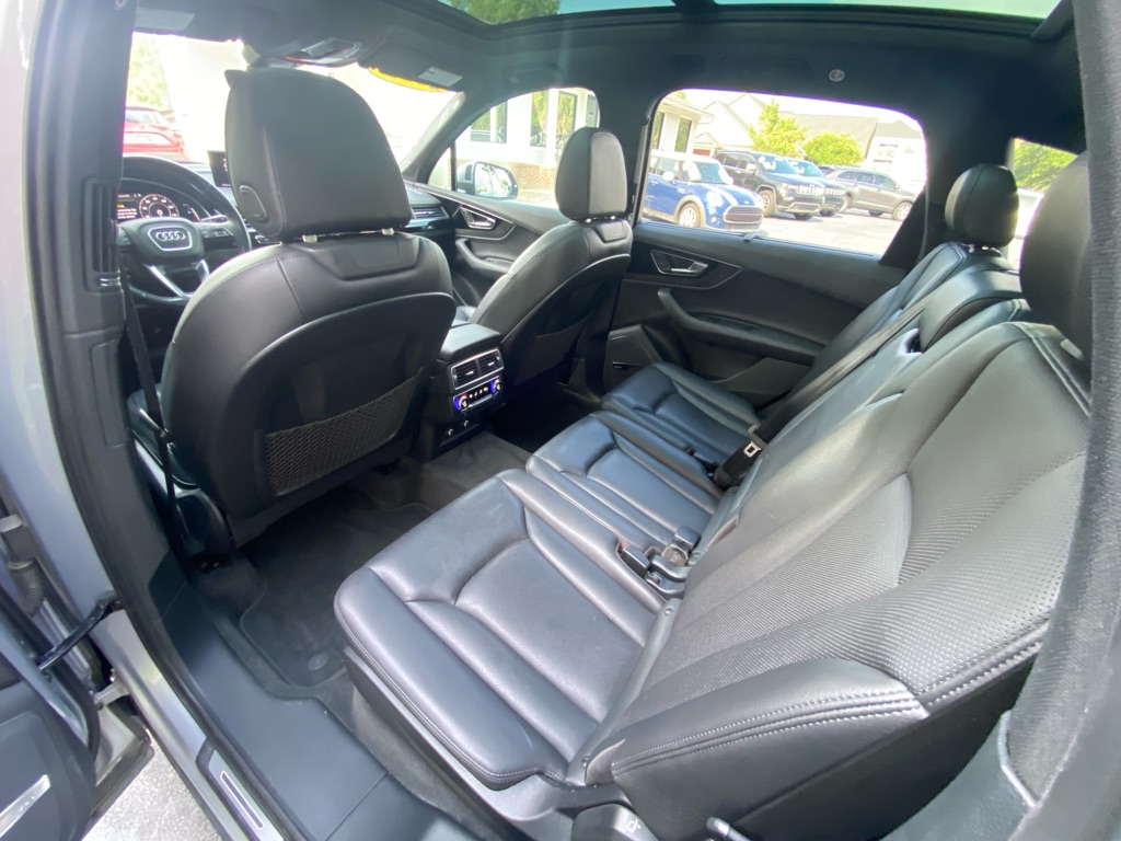 Photo 69 of this AUDI Q7