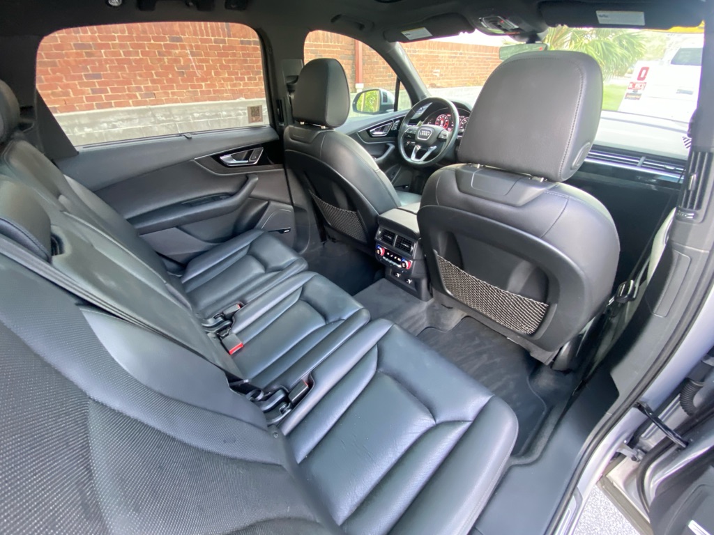 Photo 48 of this AUDI Q7