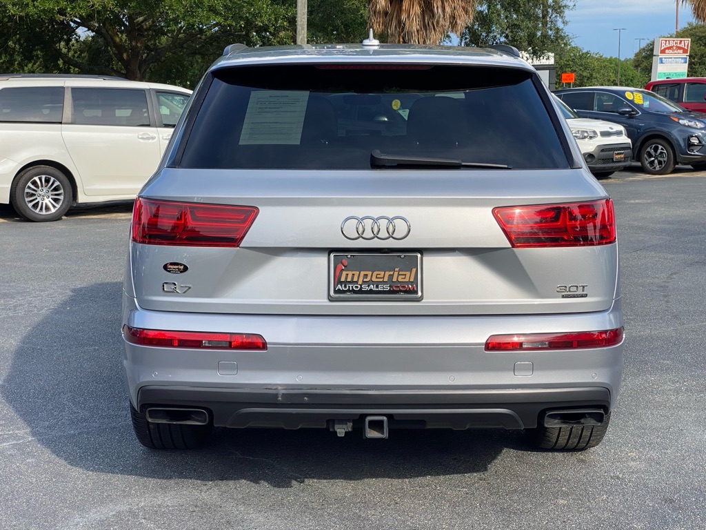 Photo 9 of this AUDI Q7