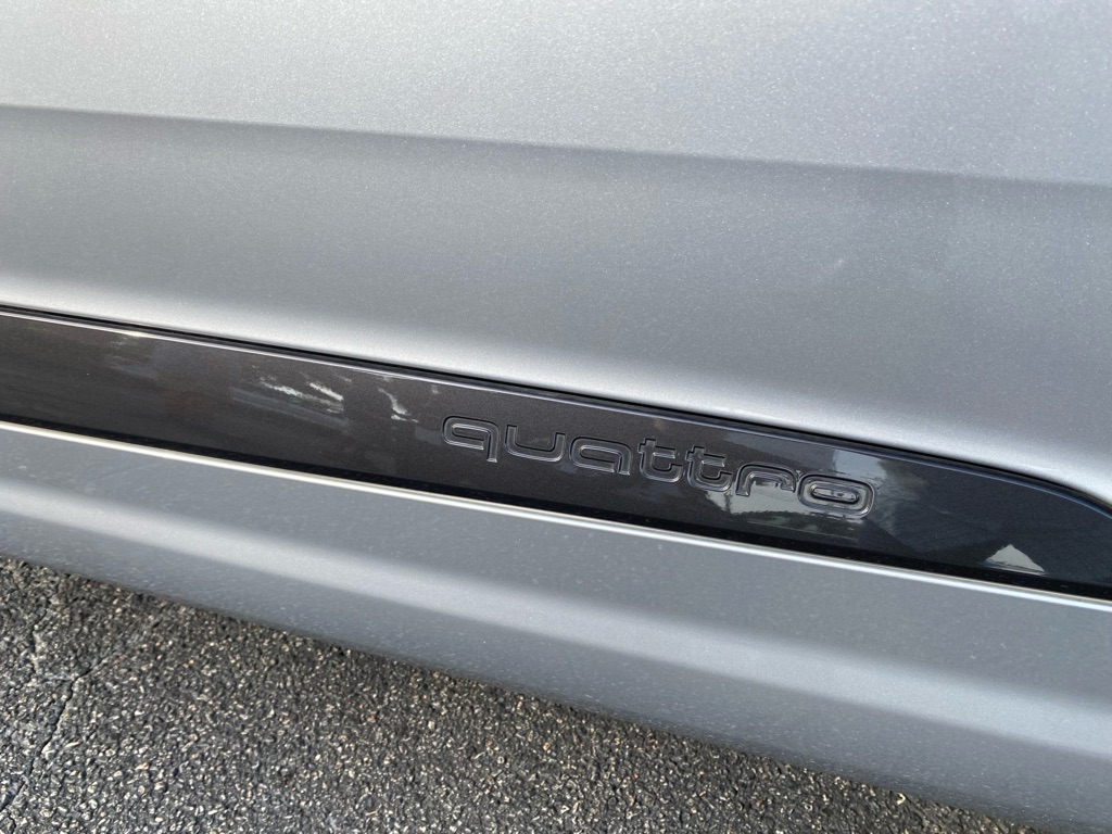 Photo 5 of this AUDI Q7