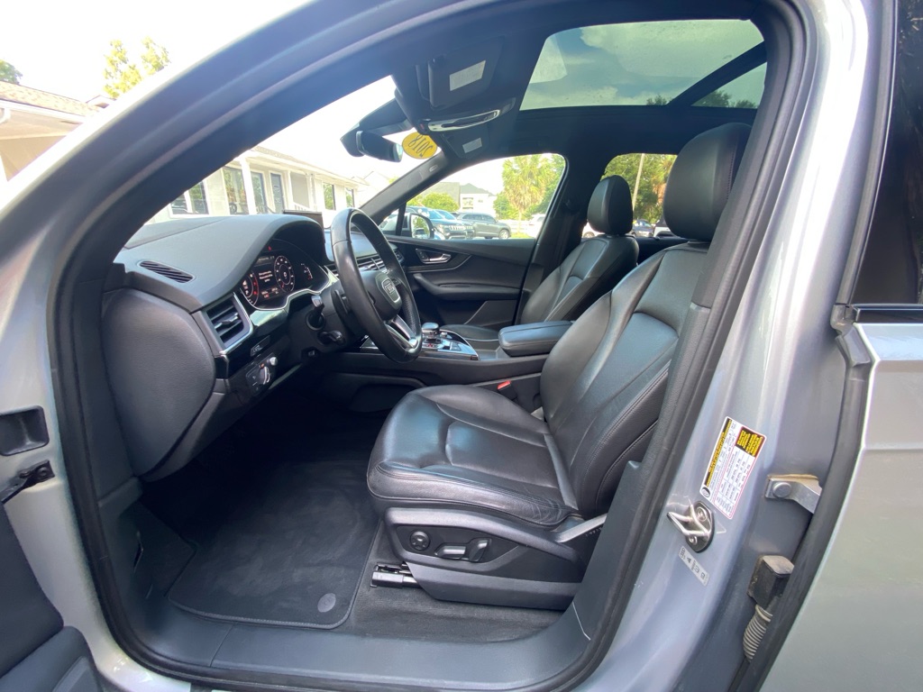 Photo 36 of this AUDI Q7