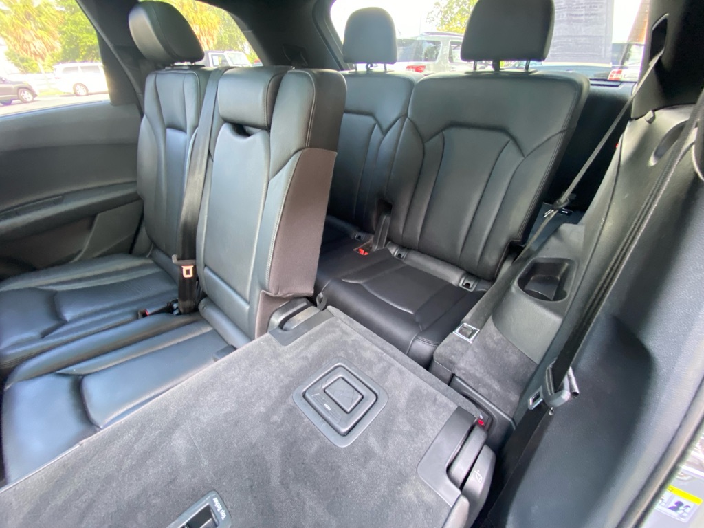 Photo 71 of this AUDI Q7