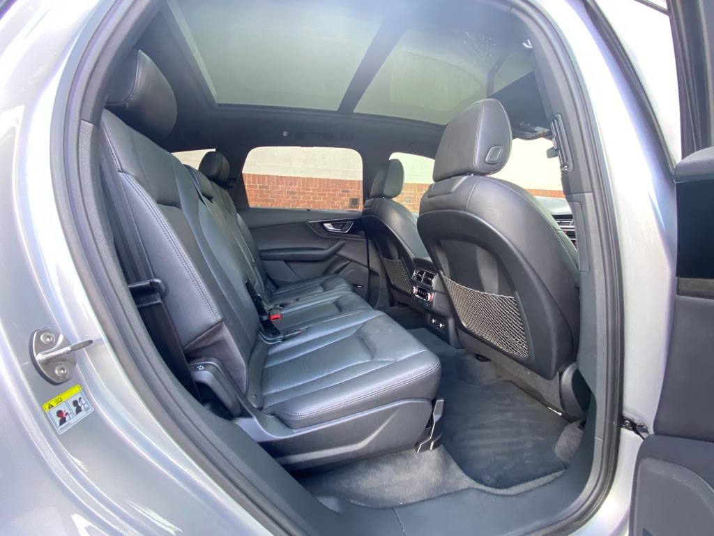 Photo 47 of this AUDI Q7