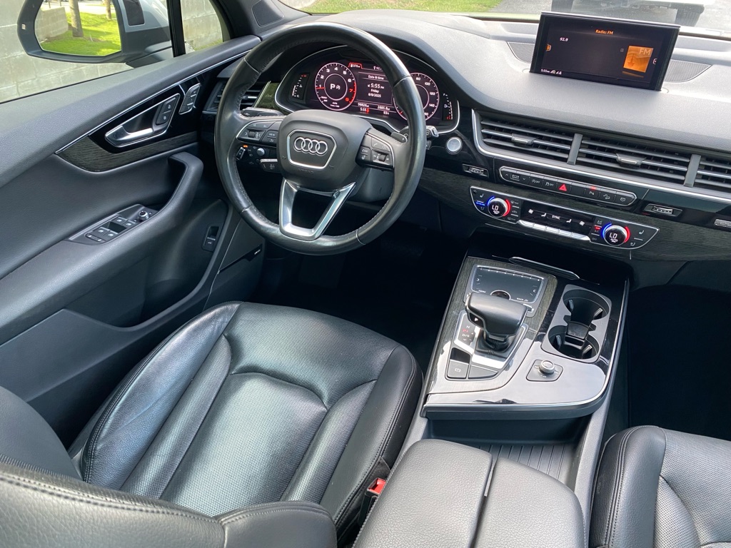 Photo 18 of this AUDI Q7