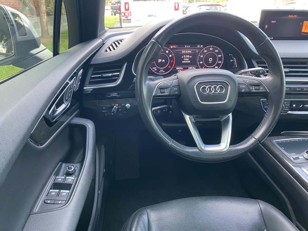 Photo 24 of this AUDI Q7