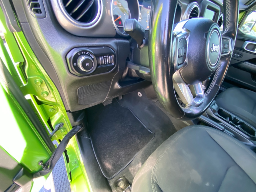 Photo 33 of this JEEP WRANGLER UNLIMI
