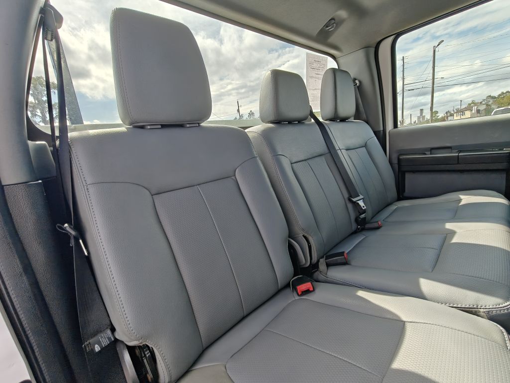 Photo 47 of this FORD F550 UTILITY
