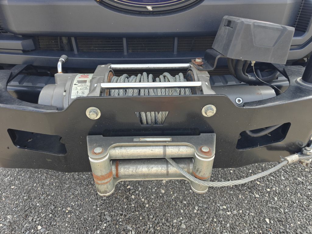 Photo 21 of this FORD F550 UTILITY