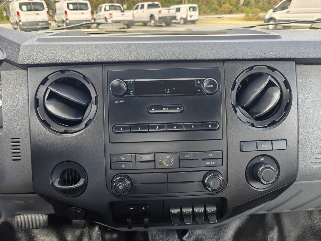 Photo 34 of this FORD F550 UTILITY