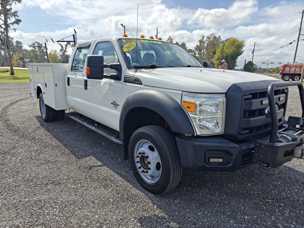 Photo 4 of this FORD F550 UTILITY
