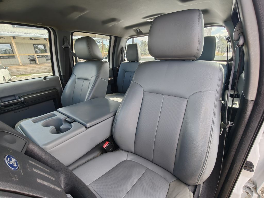 Photo 35 of this FORD F550 UTILITY