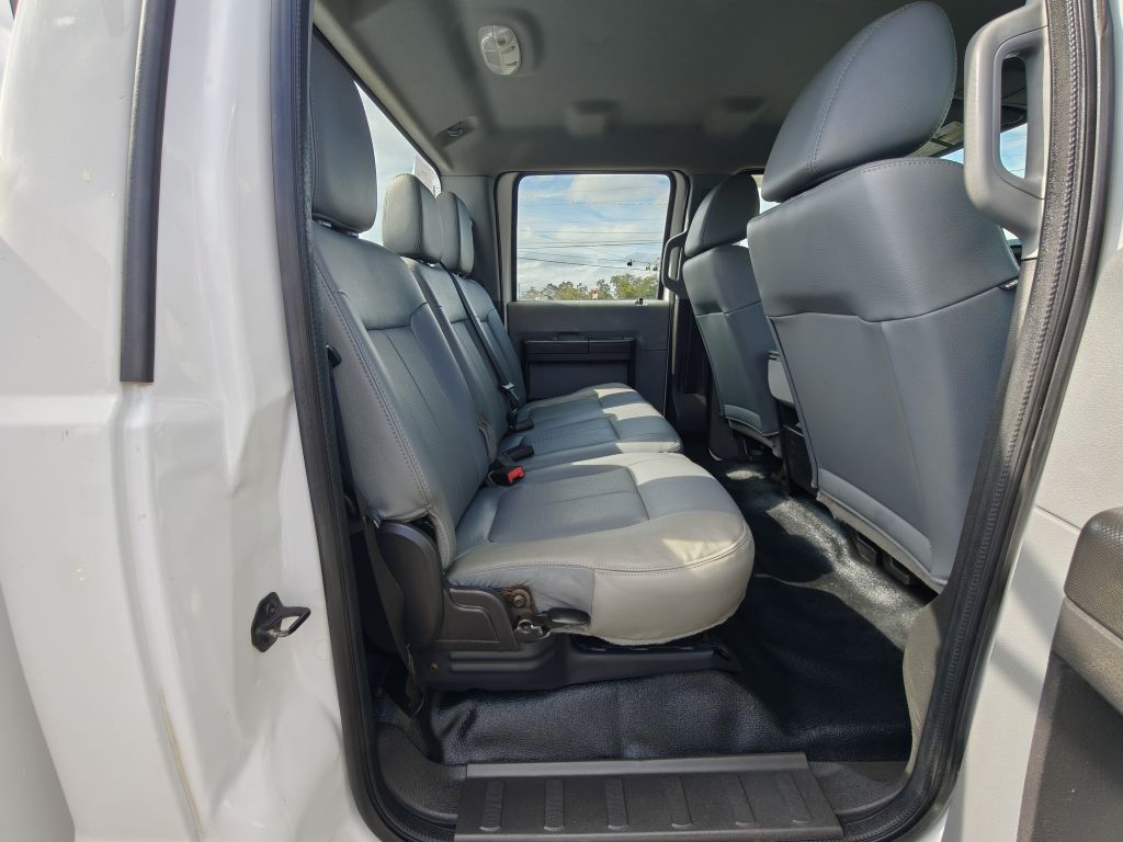 Photo 45 of this FORD F550 UTILITY