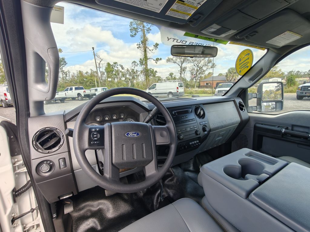 Photo 31 of this FORD F550 UTILITY