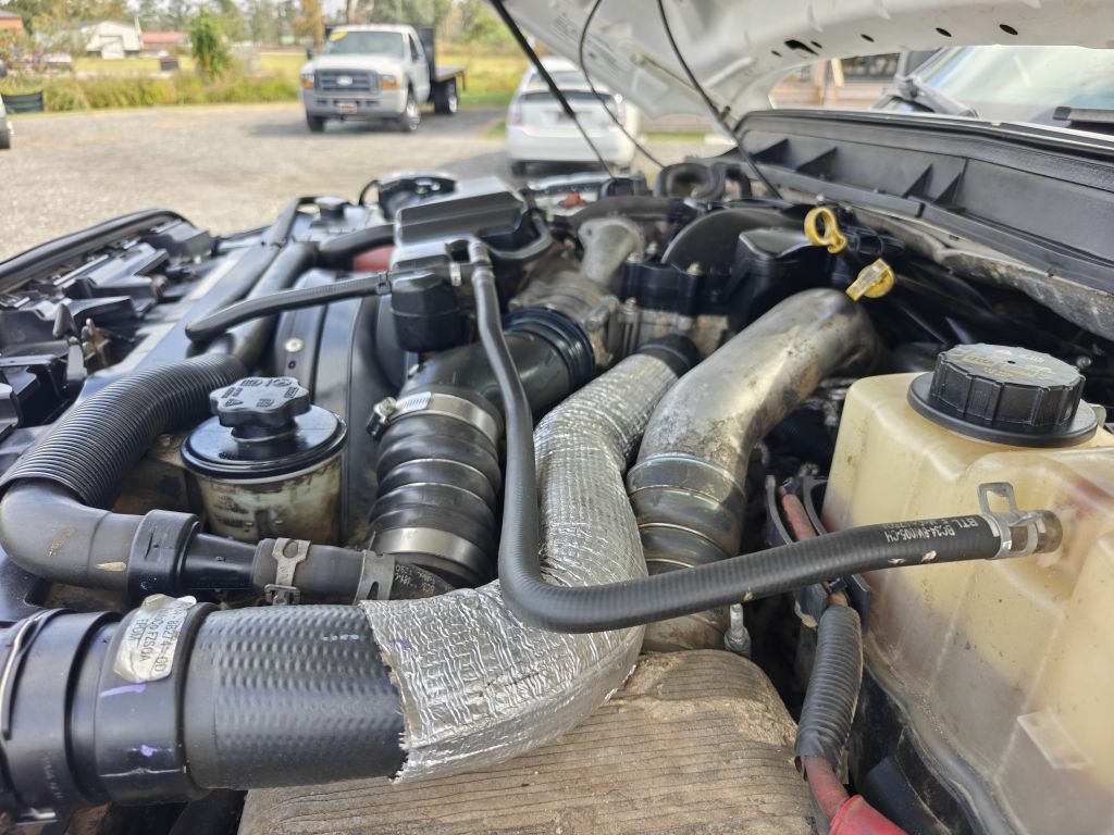 Photo 51 of this FORD F550 UTILITY