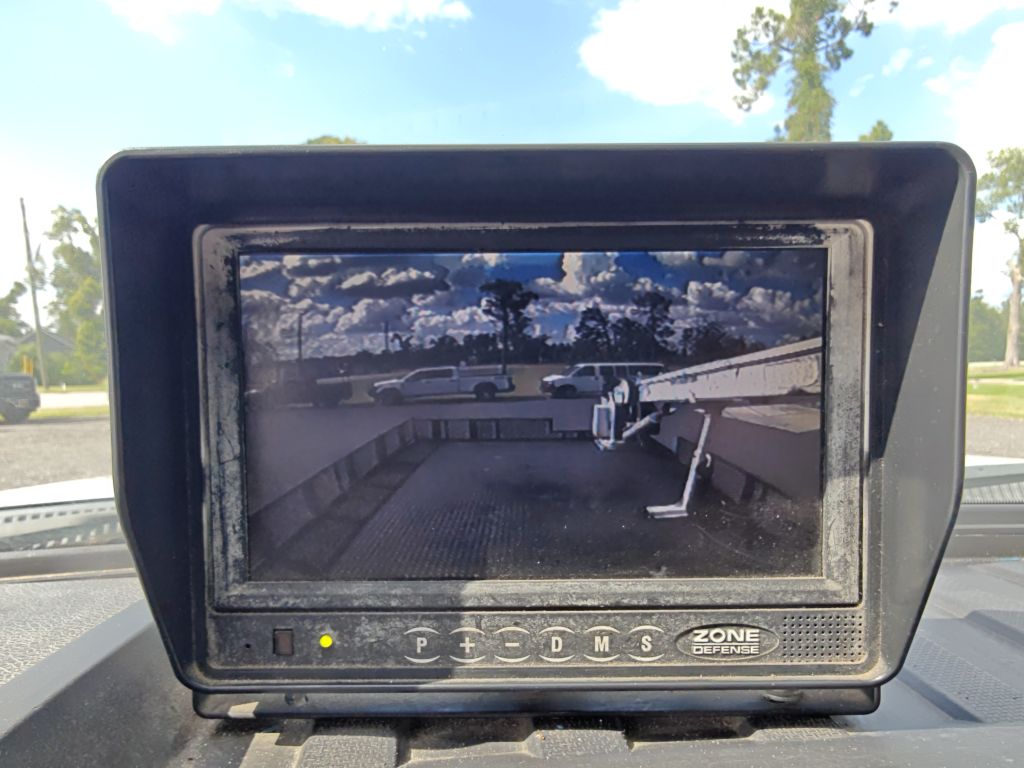 Photo 28 of this FORD F550 FLAT BOOM