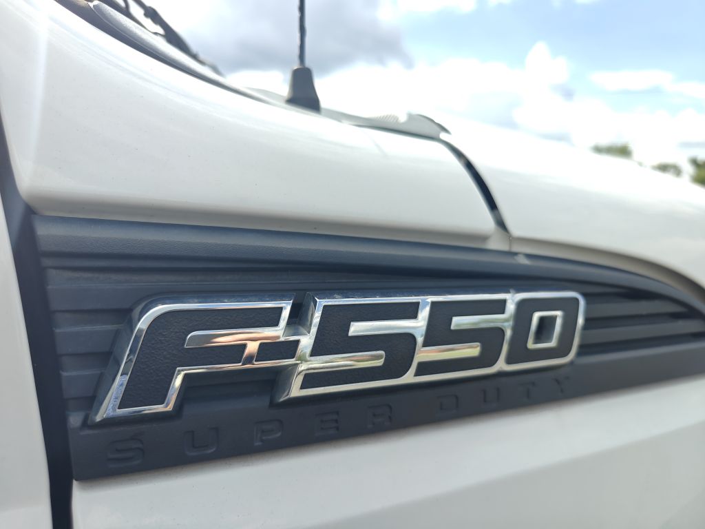 Photo 21 of this FORD F550 FLAT BOOM
