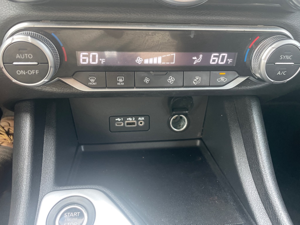 Photo 23 of this NISSAN SENTRA