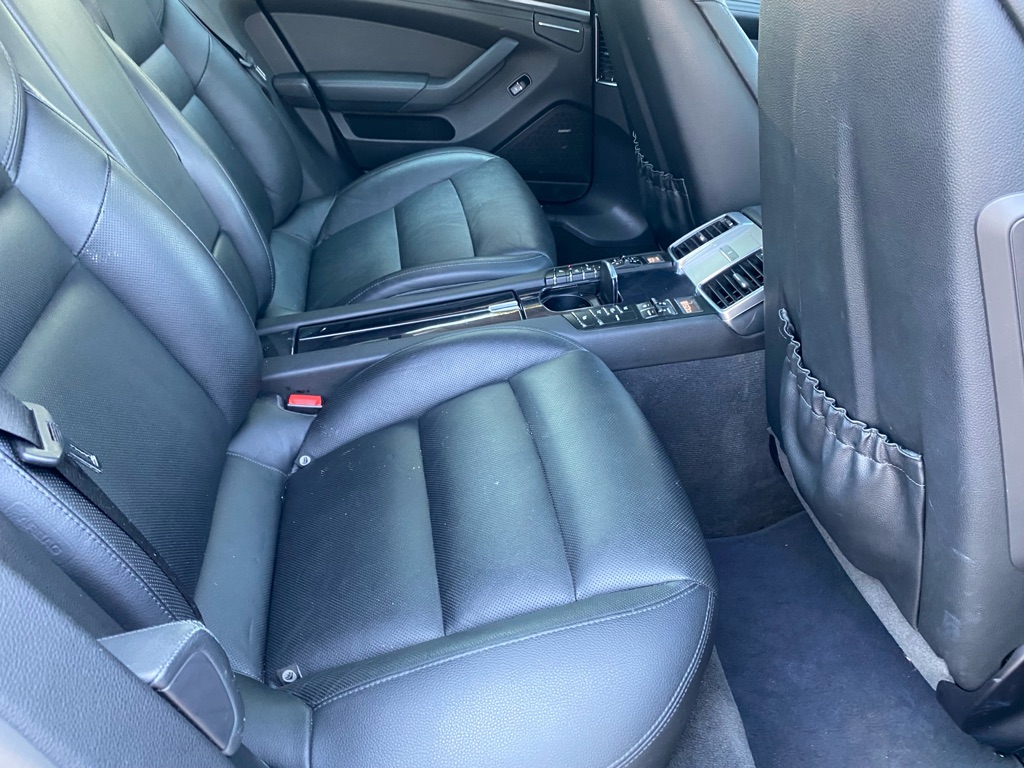 Photo 54 of this PORSCHE PANAMERA 4