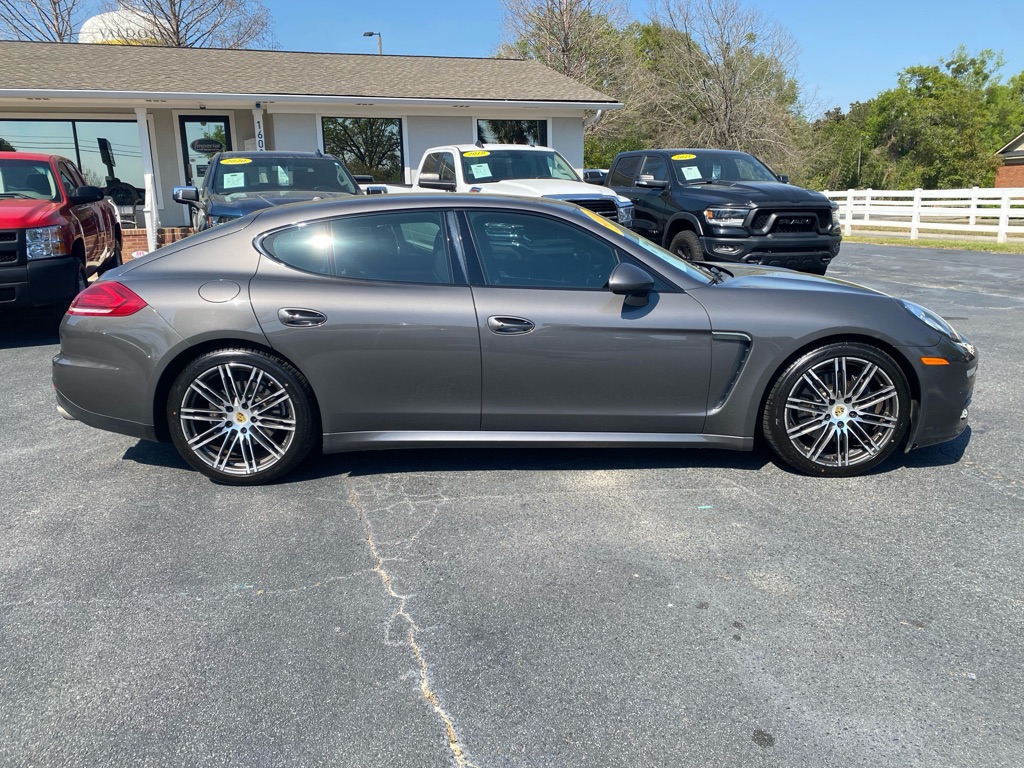 Photo 6 of this PORSCHE PANAMERA 4