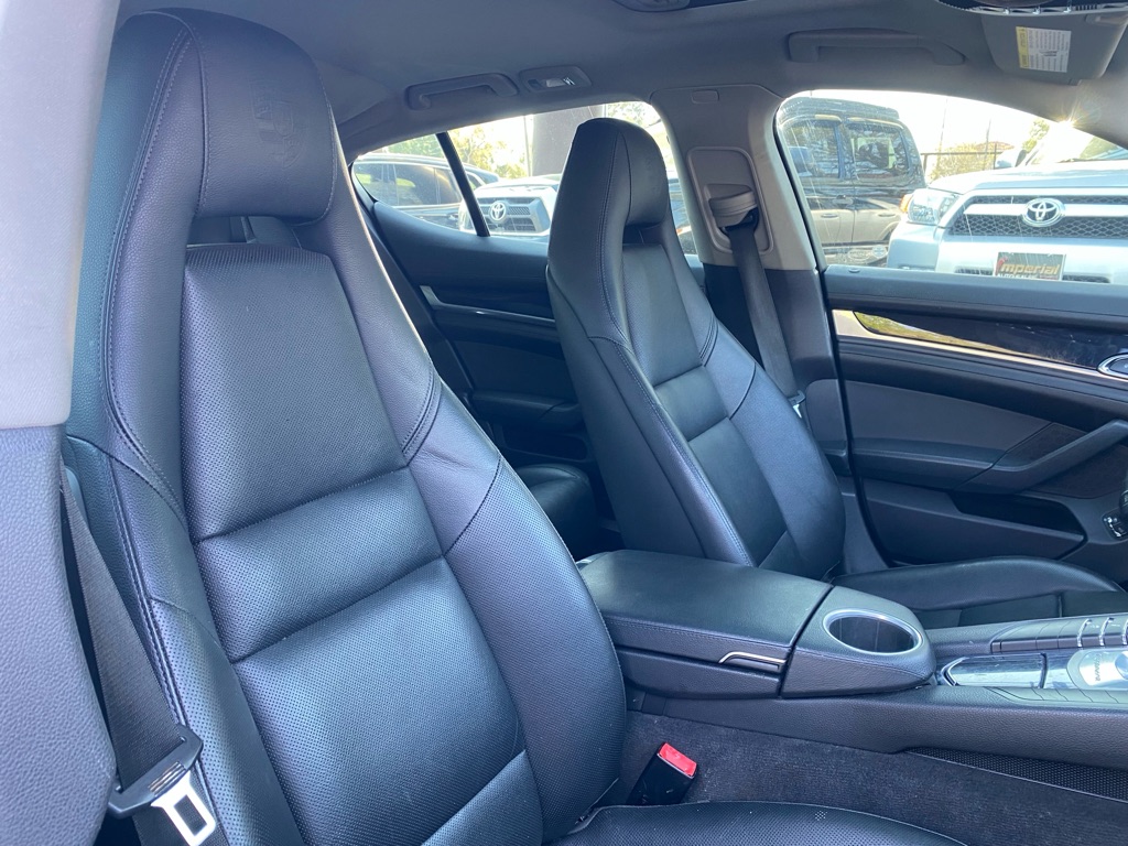 Photo 43 of this PORSCHE PANAMERA 4