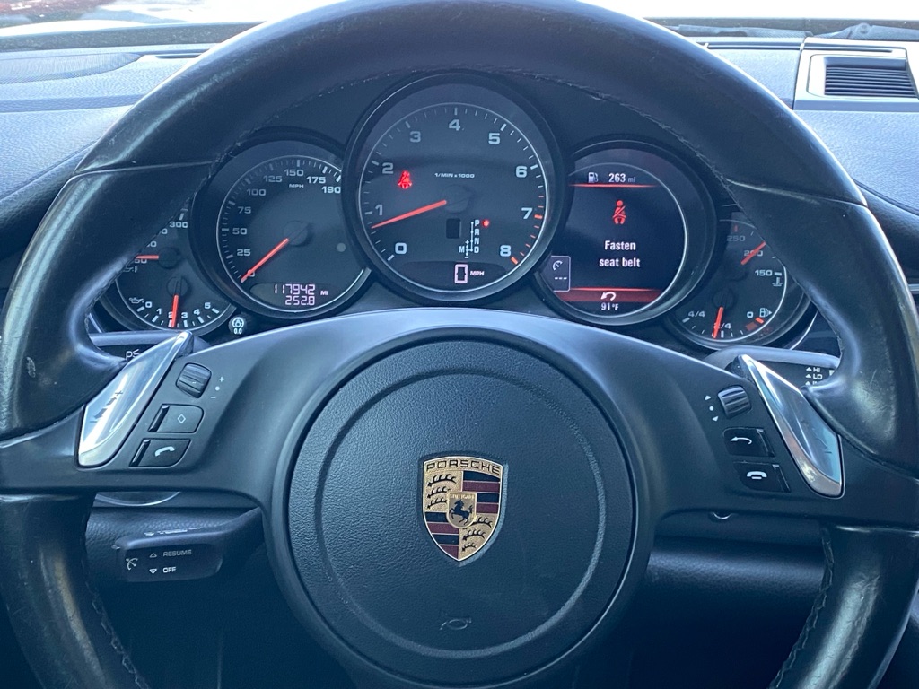 Photo 18 of this PORSCHE PANAMERA 4