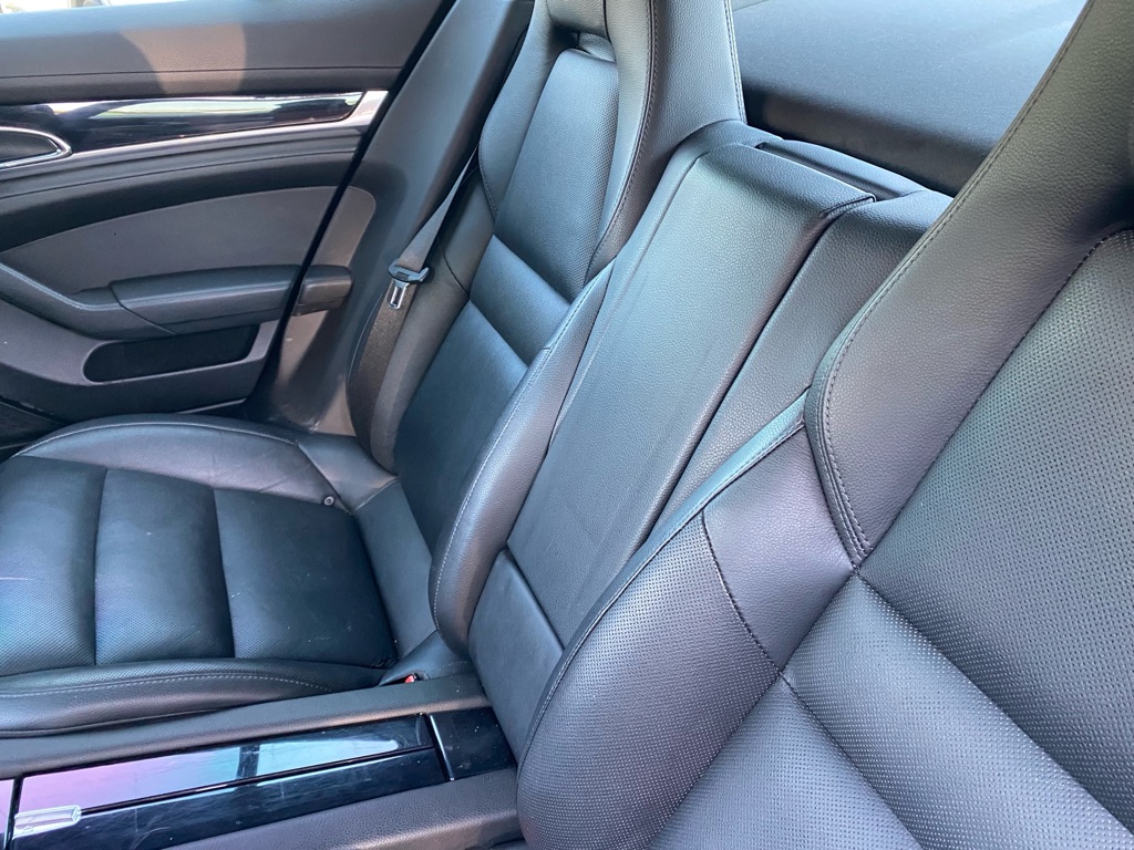 Photo 73 of this PORSCHE PANAMERA 4