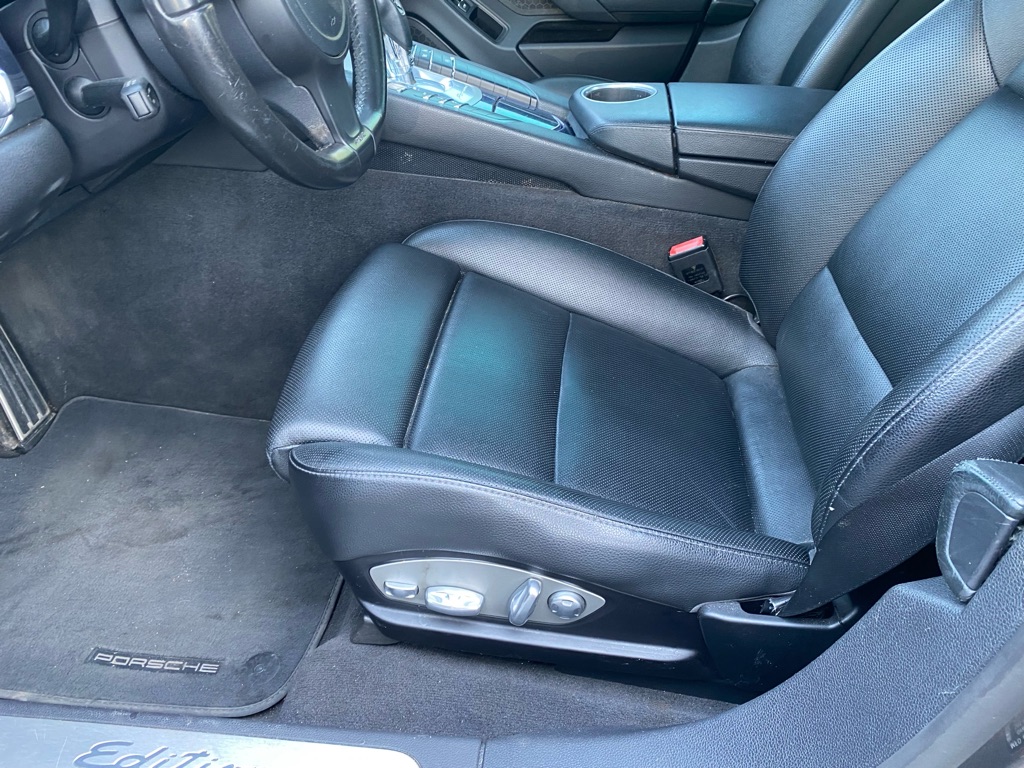 Photo 34 of this PORSCHE PANAMERA 4