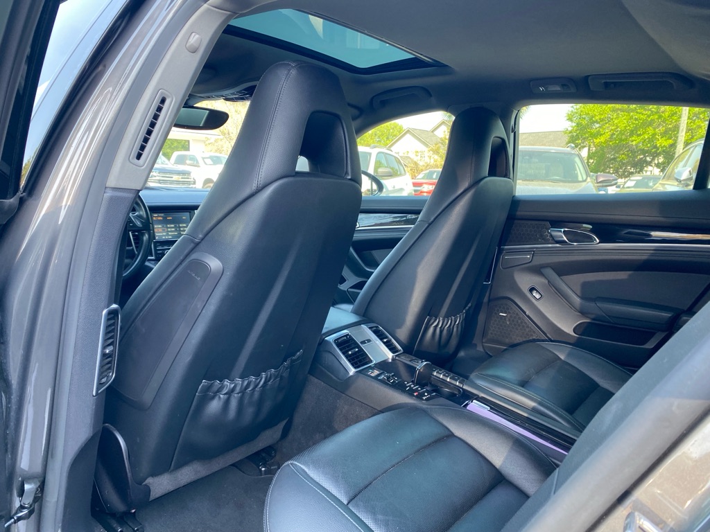Photo 67 of this PORSCHE PANAMERA 4