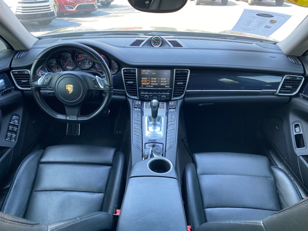 Photo 15 of this PORSCHE PANAMERA 4