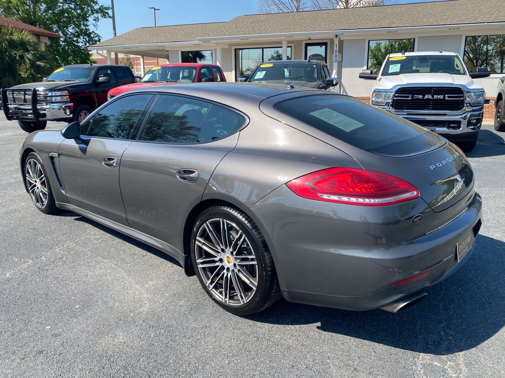 Photo 4 of this PORSCHE PANAMERA 4