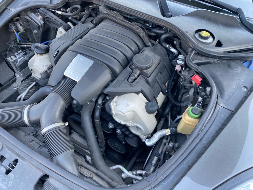 Photo 80 of this PORSCHE PANAMERA 4