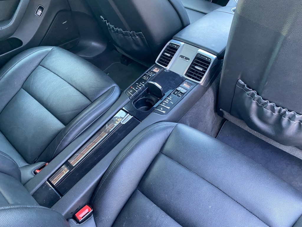 Photo 51 of this PORSCHE PANAMERA 4