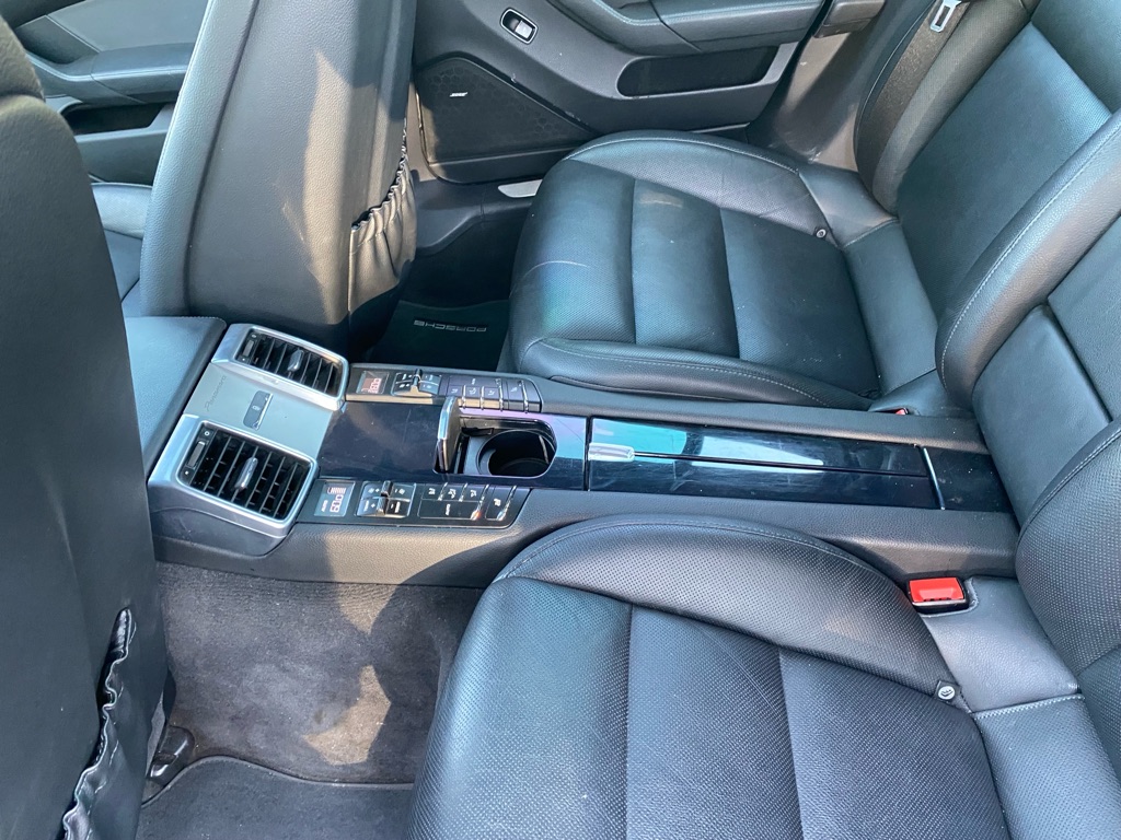 Photo 72 of this PORSCHE PANAMERA 4