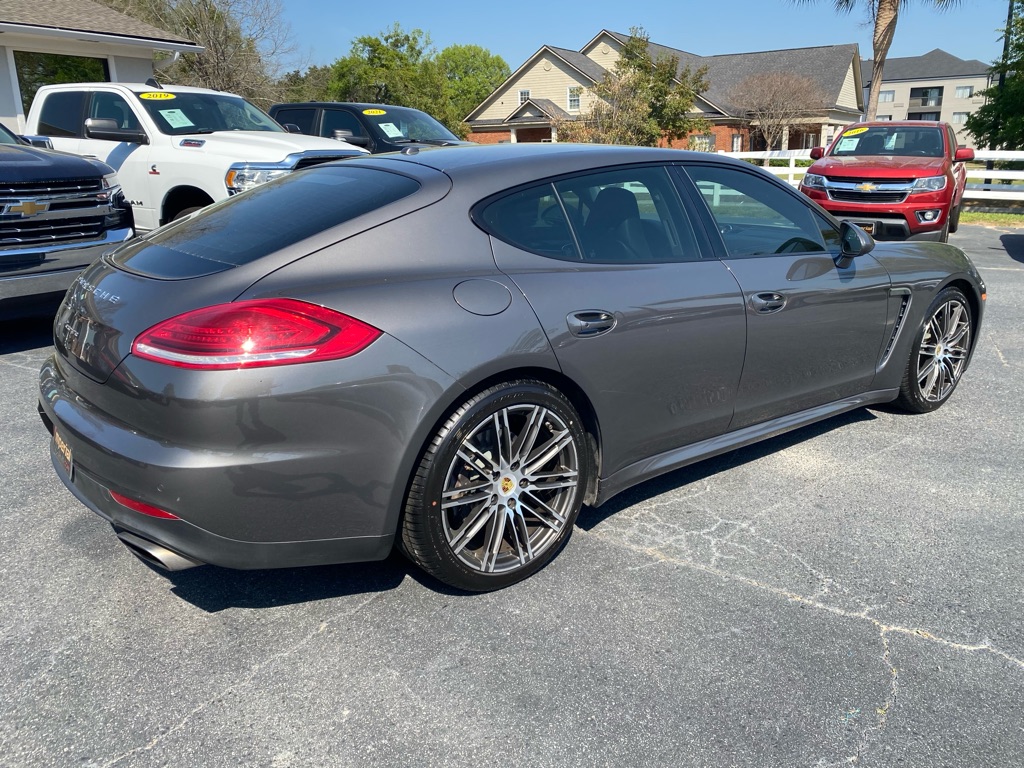 Photo 7 of this PORSCHE PANAMERA 4