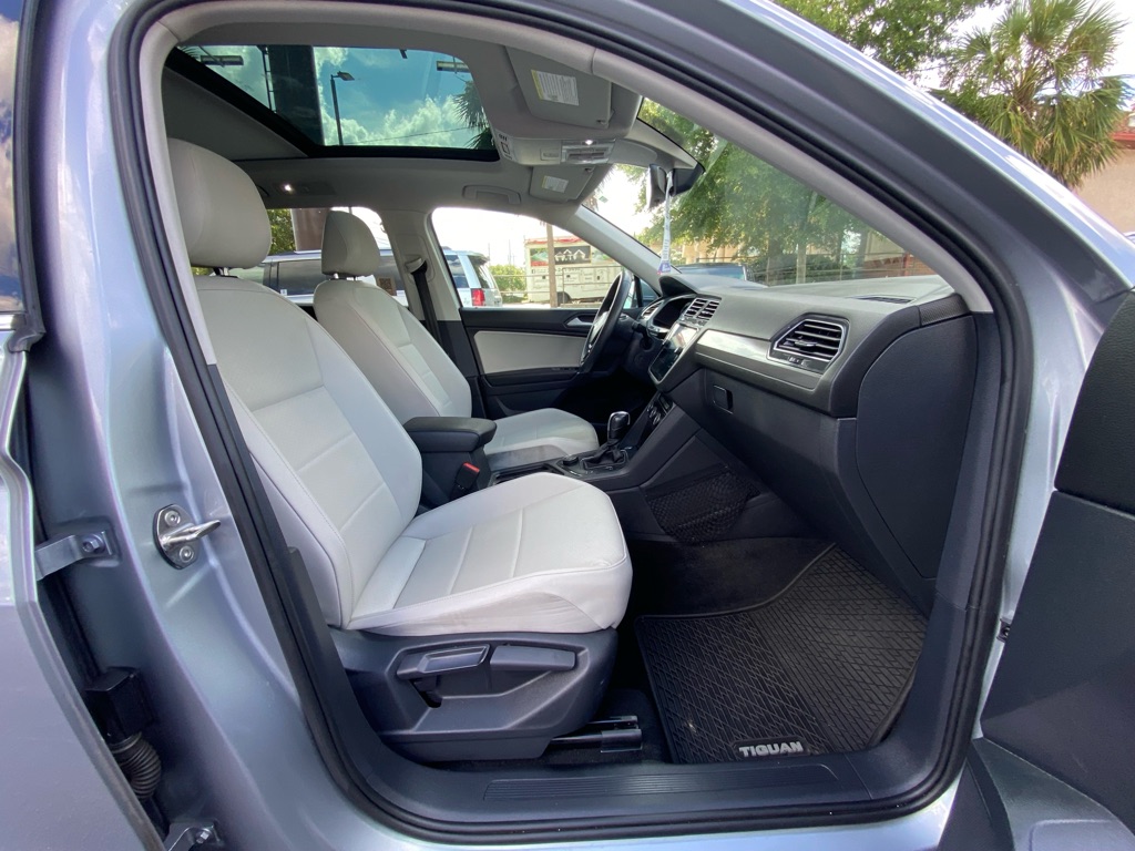 Photo 36 of this VOLKSWAGEN TIGUAN