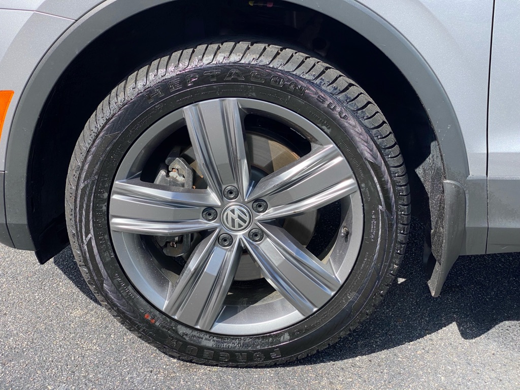 Photo 11 of this VOLKSWAGEN TIGUAN