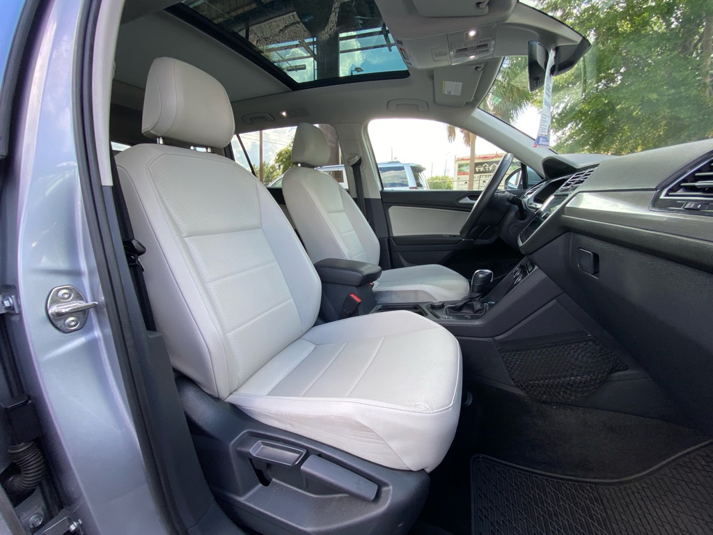 Photo 37 of this VOLKSWAGEN TIGUAN