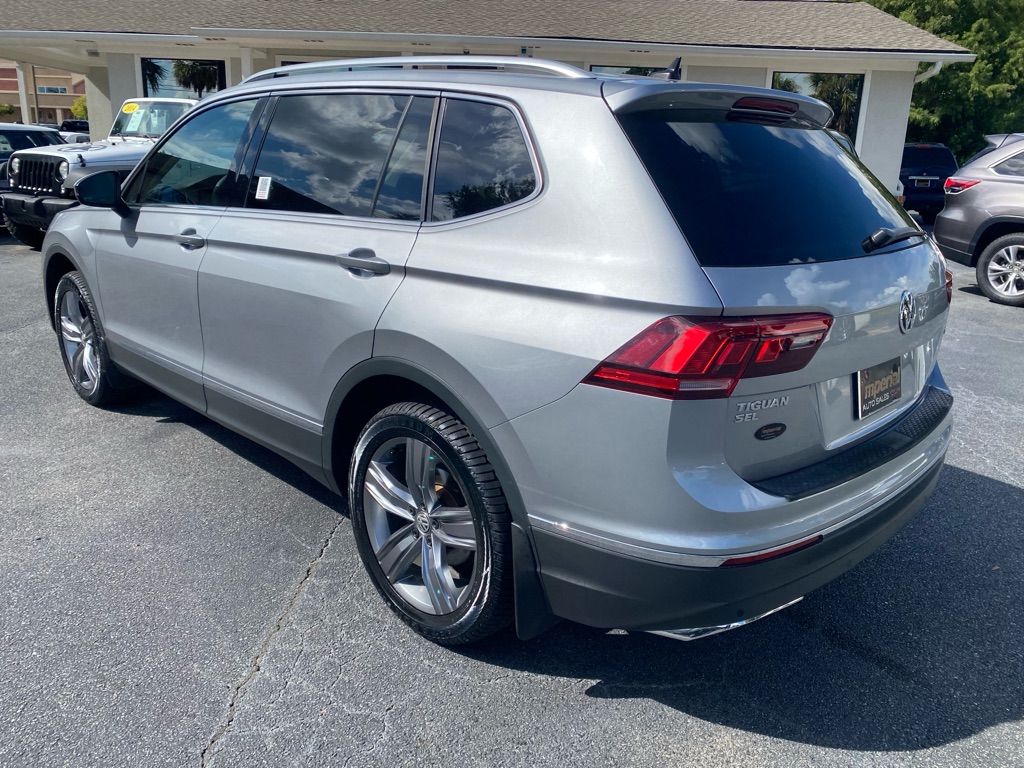 Photo 4 of this VOLKSWAGEN TIGUAN