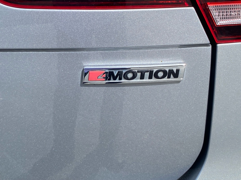 Photo 10 of this VOLKSWAGEN TIGUAN