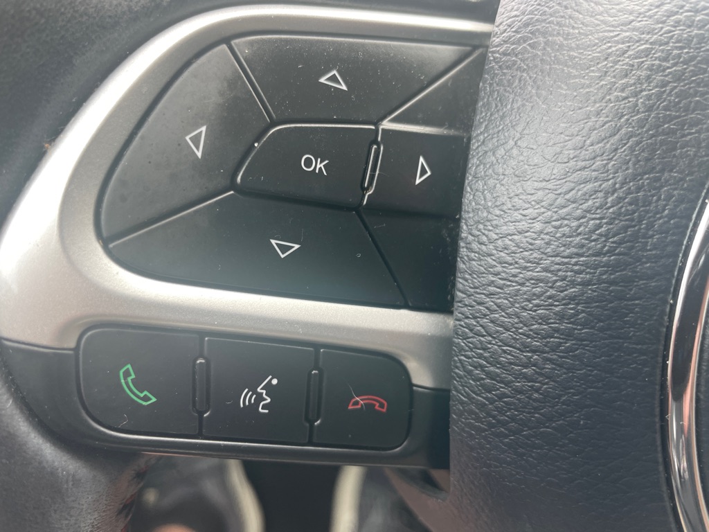 Photo 22 of this JEEP COMPASS