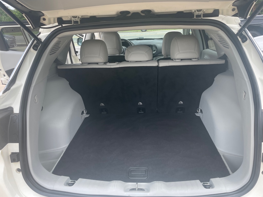 Photo 16 of this JEEP COMPASS