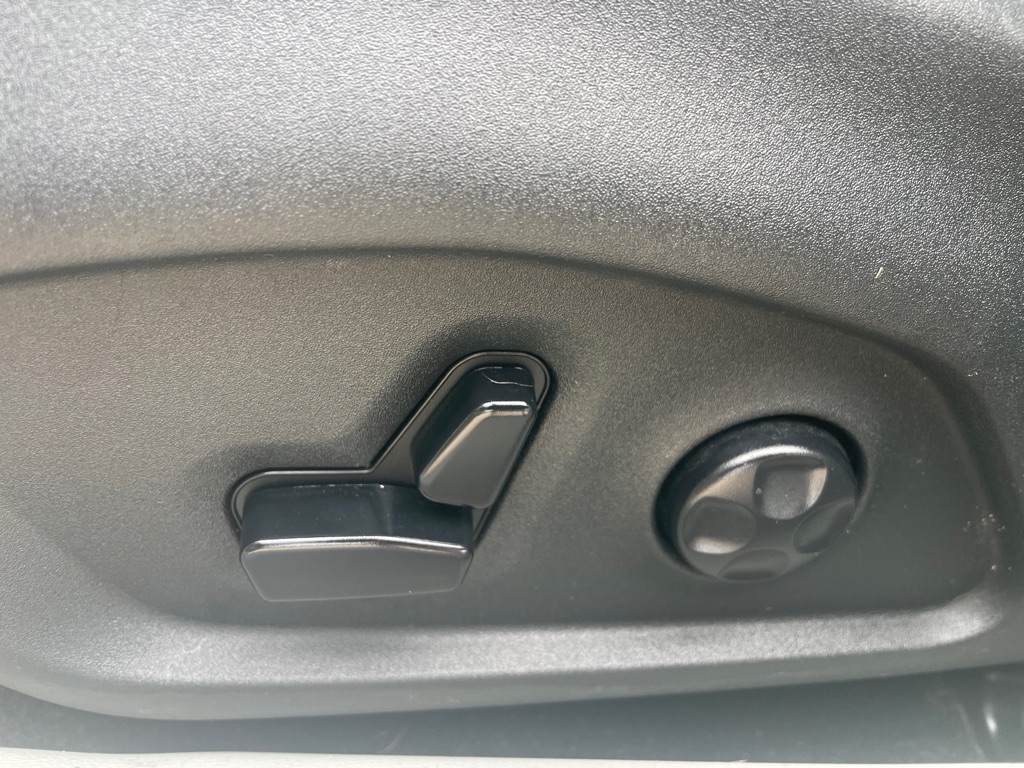 Photo 19 of this JEEP COMPASS