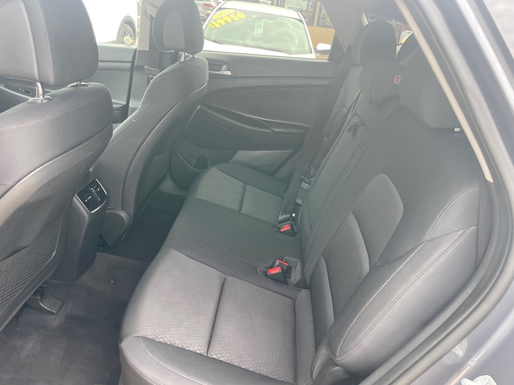Photo 14 of this HYUNDAI TUCSON
