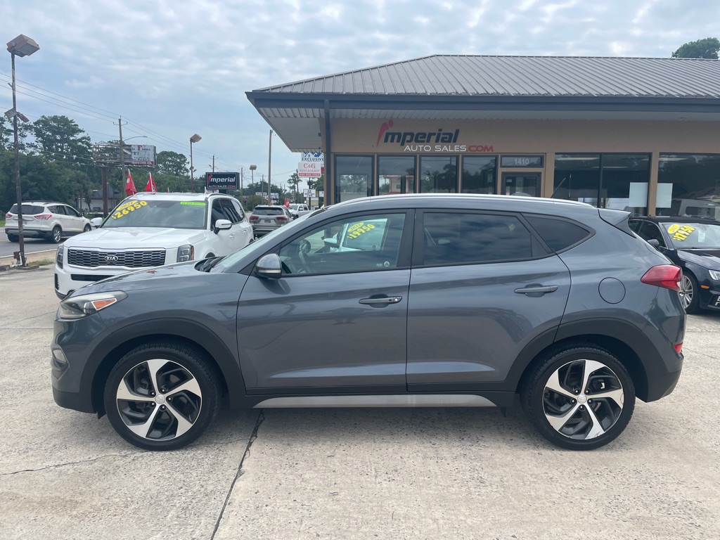 Photo 2 of this HYUNDAI TUCSON