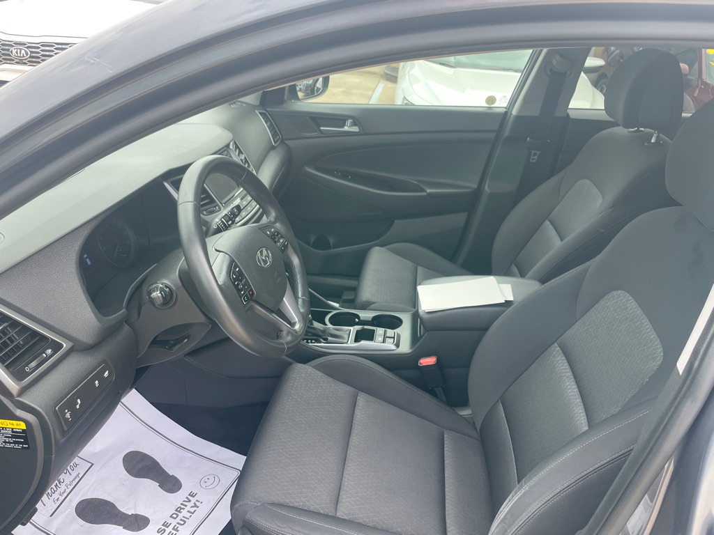 Photo 12 of this HYUNDAI TUCSON