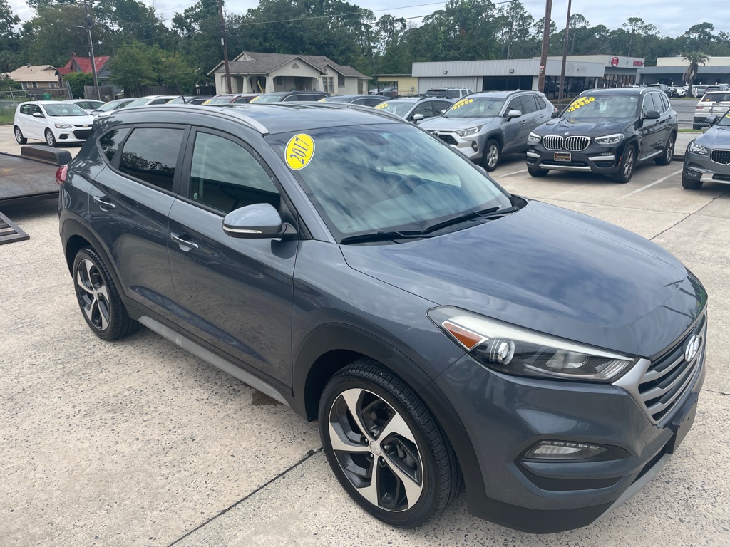 Photo 4 of this HYUNDAI TUCSON