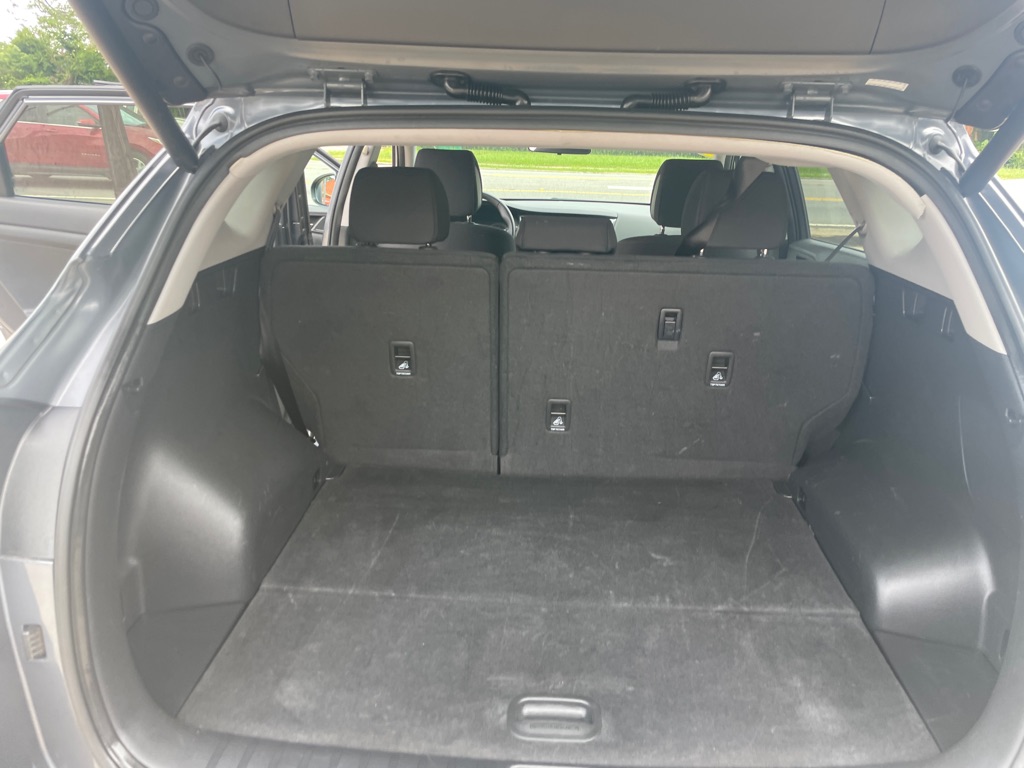 Photo 27 of this HYUNDAI TUCSON